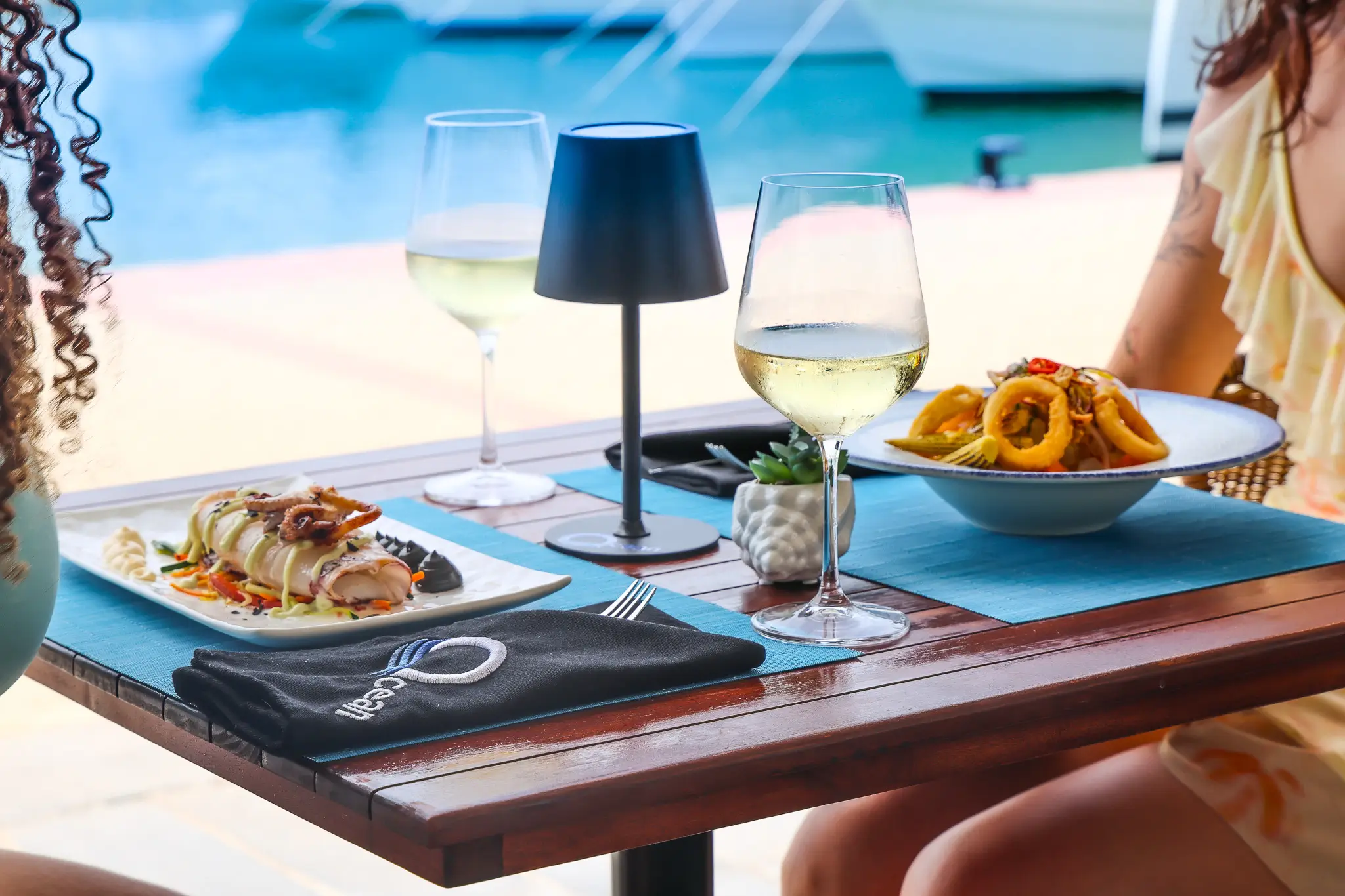 Interior Ocean Bar